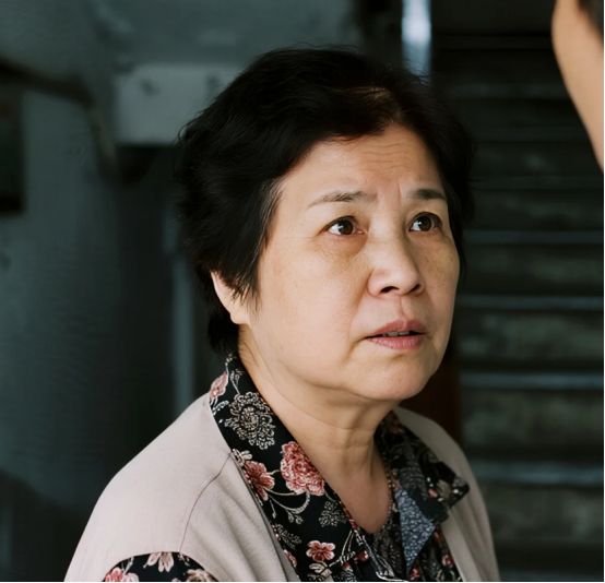 儿子辍学在家啃老15年自尽后我发现本日记看完后我扇了自己耳光